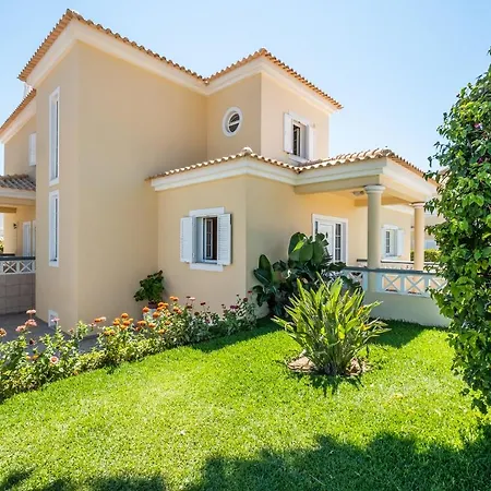 Caly Villa *